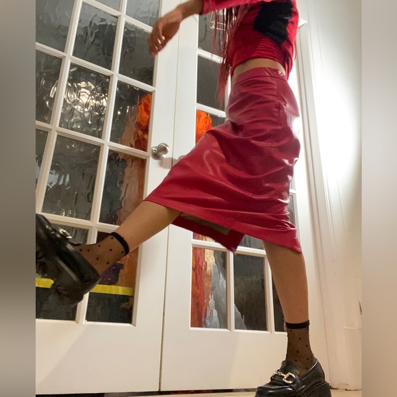 Red faux leather midi skirt - Picture 5 of 5